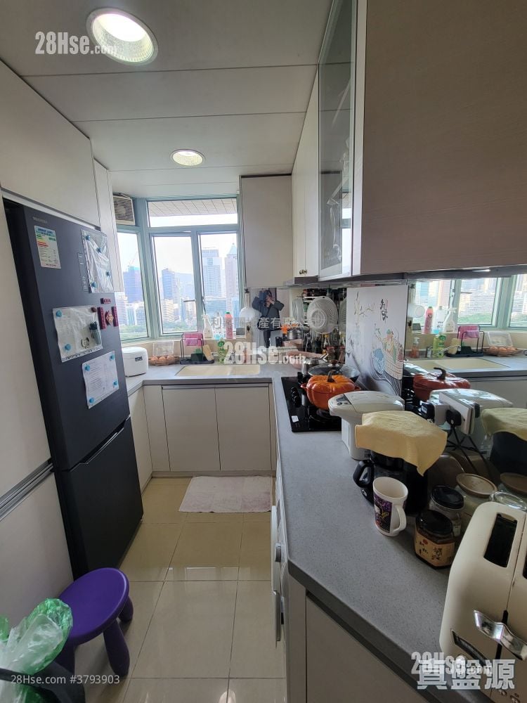 The Victoria Towers Sell 3 Bedrooms , 2 Bathrooms 817 ft²