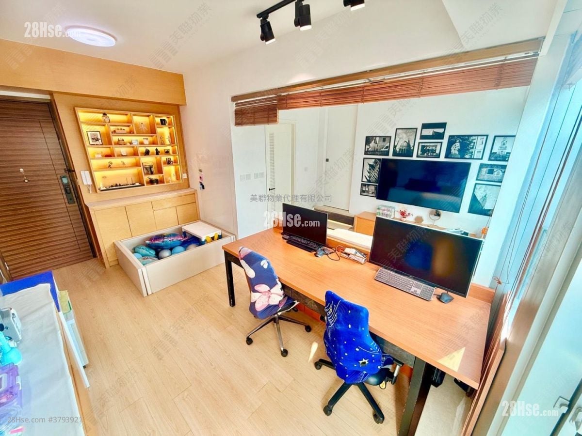 Savannah Sell 2 Bedrooms , 1 Bathroom 458 ft²