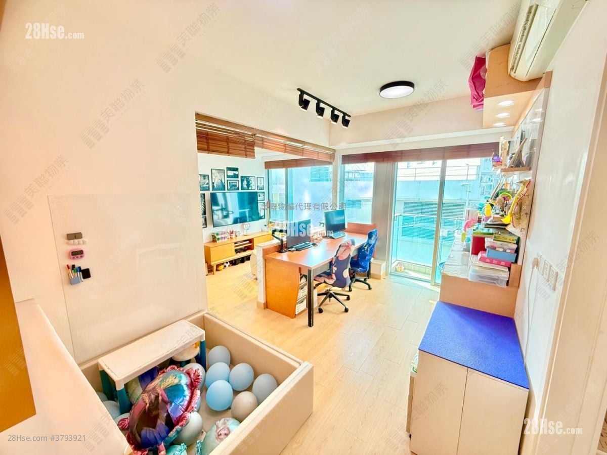 Savannah Sell 2 Bedrooms , 1 Bathroom 458 ft²