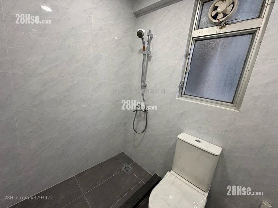 Ma On Shan Centre Sell 2 Bedrooms 375 ft²