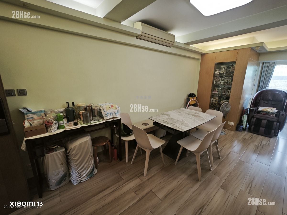 颐景居 售盘 3 房 864 平方尺