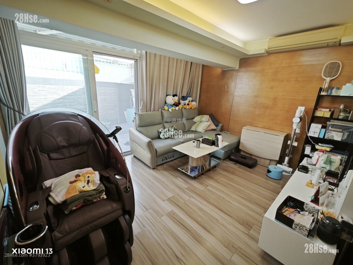 颐景居 售盘 3 房 864 平方尺