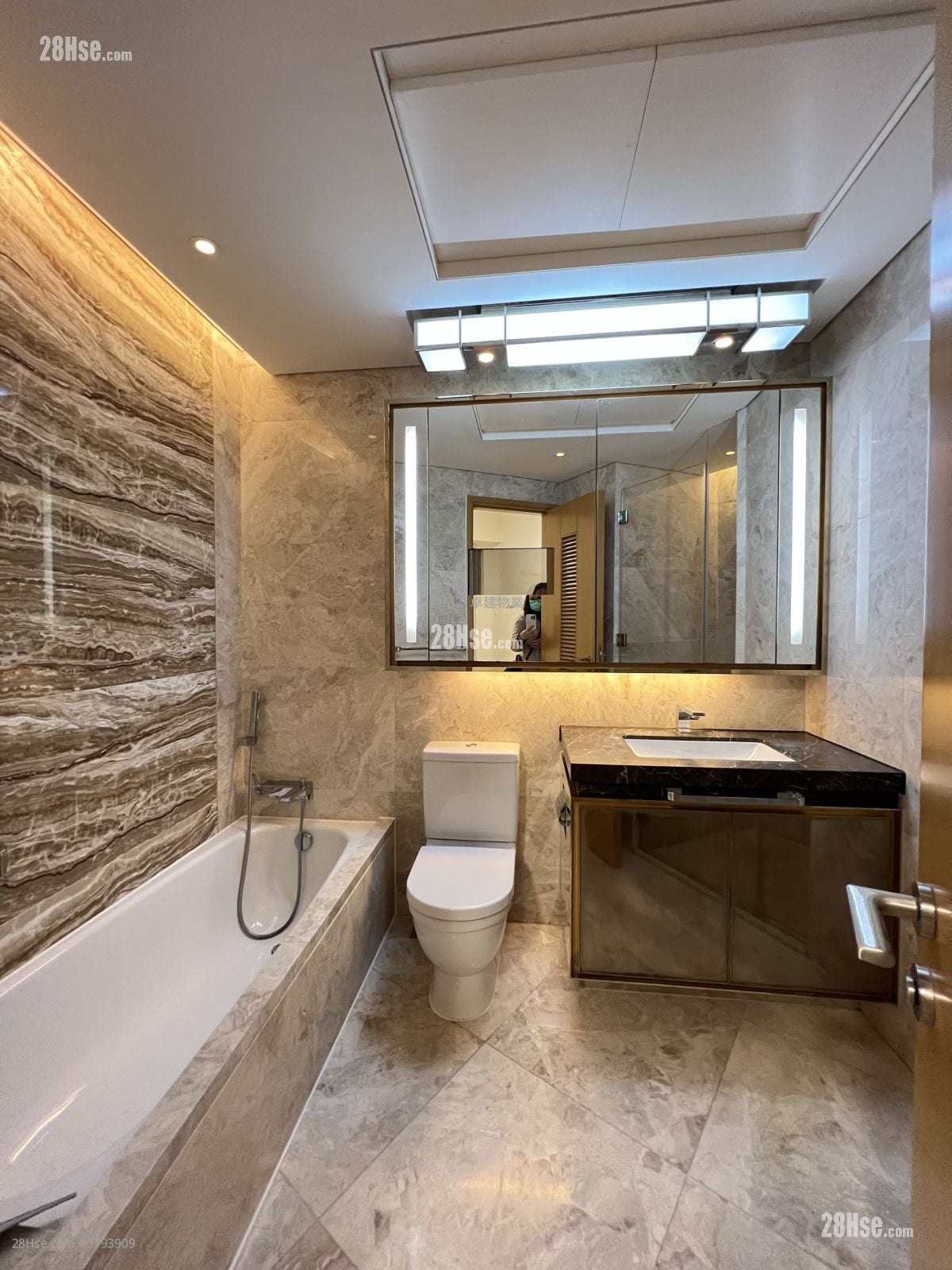 Grand Austin 售盘 3 房 , 3 浴室 867 平方尺