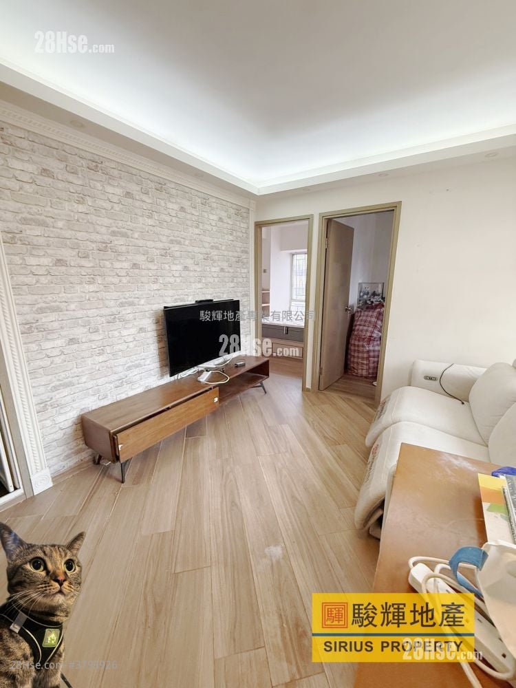 Shun Fung Building Sell 2 Bedrooms , 1 Bathroom 381 ft²