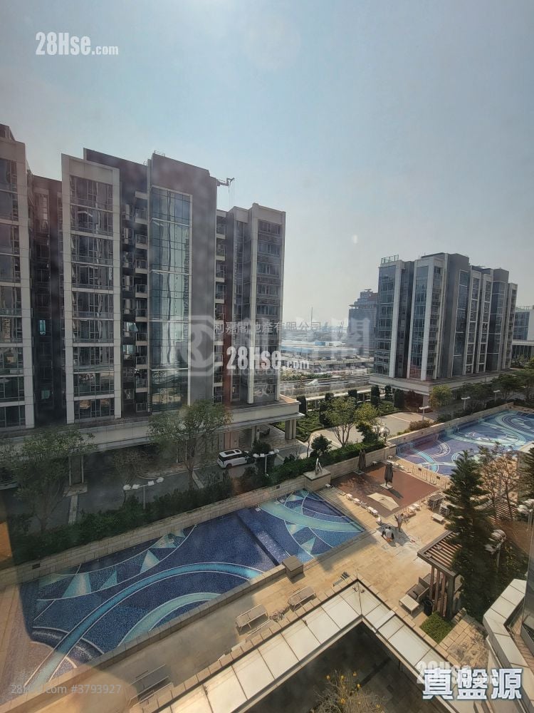 Cullinan West Sell 4 Bedrooms , 3 Bathrooms 1,327 ft²