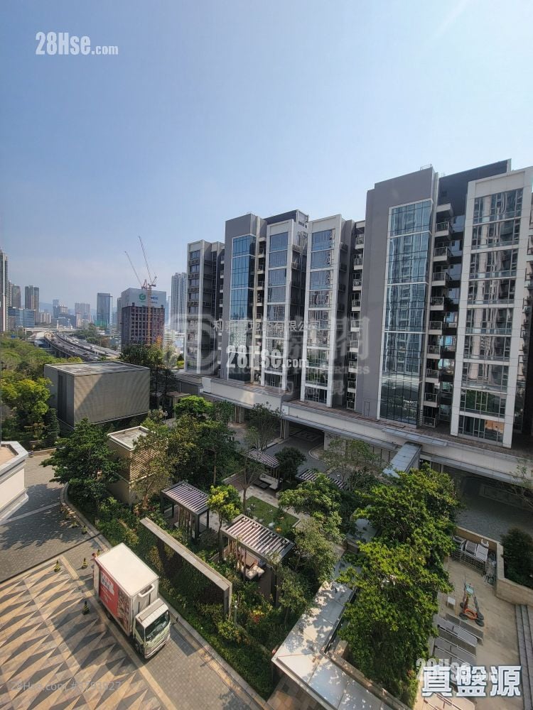 Cullinan West Sell 4 Bedrooms , 3 Bathrooms 1,327 ft²