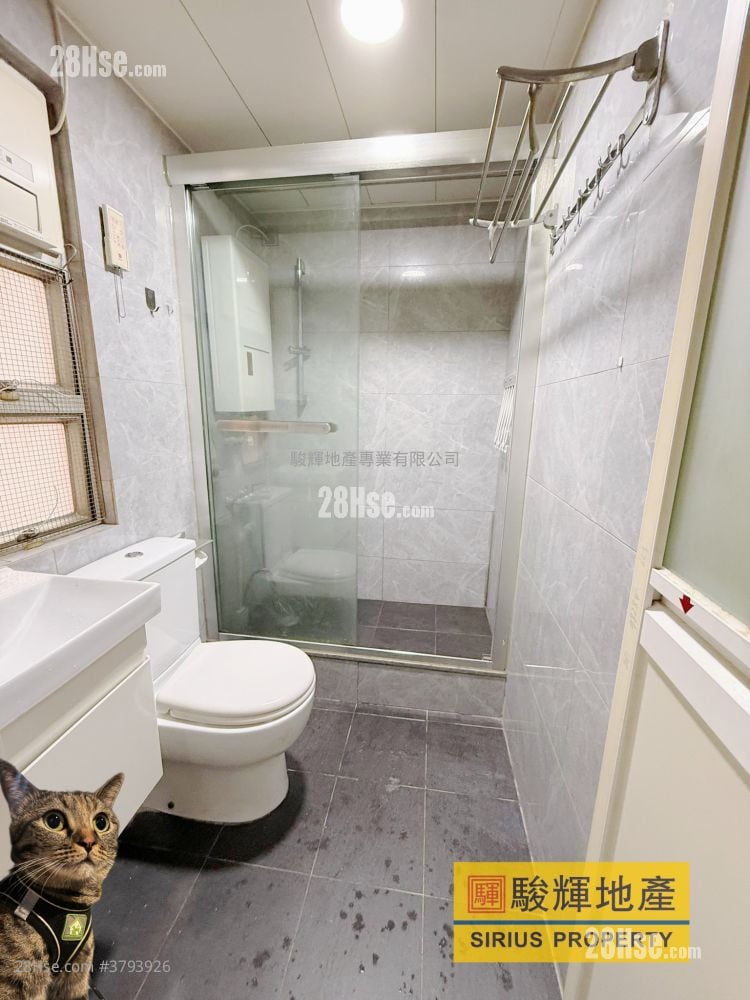 Shun Fung Building Sell 2 Bedrooms , 1 Bathroom 381 ft²
