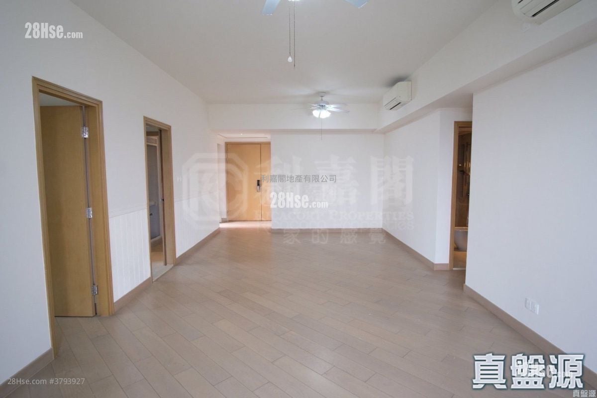 Cullinan West Sell 4 Bedrooms , 3 Bathrooms 1,327 ft²