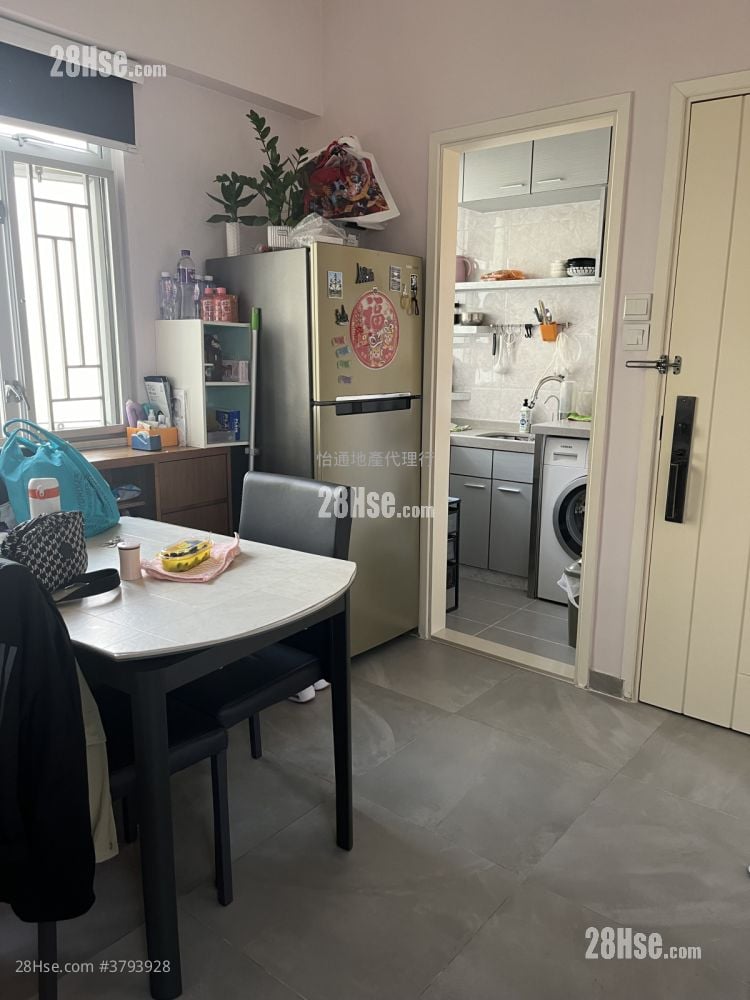 On Lok Building Sell 2 Bedrooms , 1 Bathroom 336 ft²