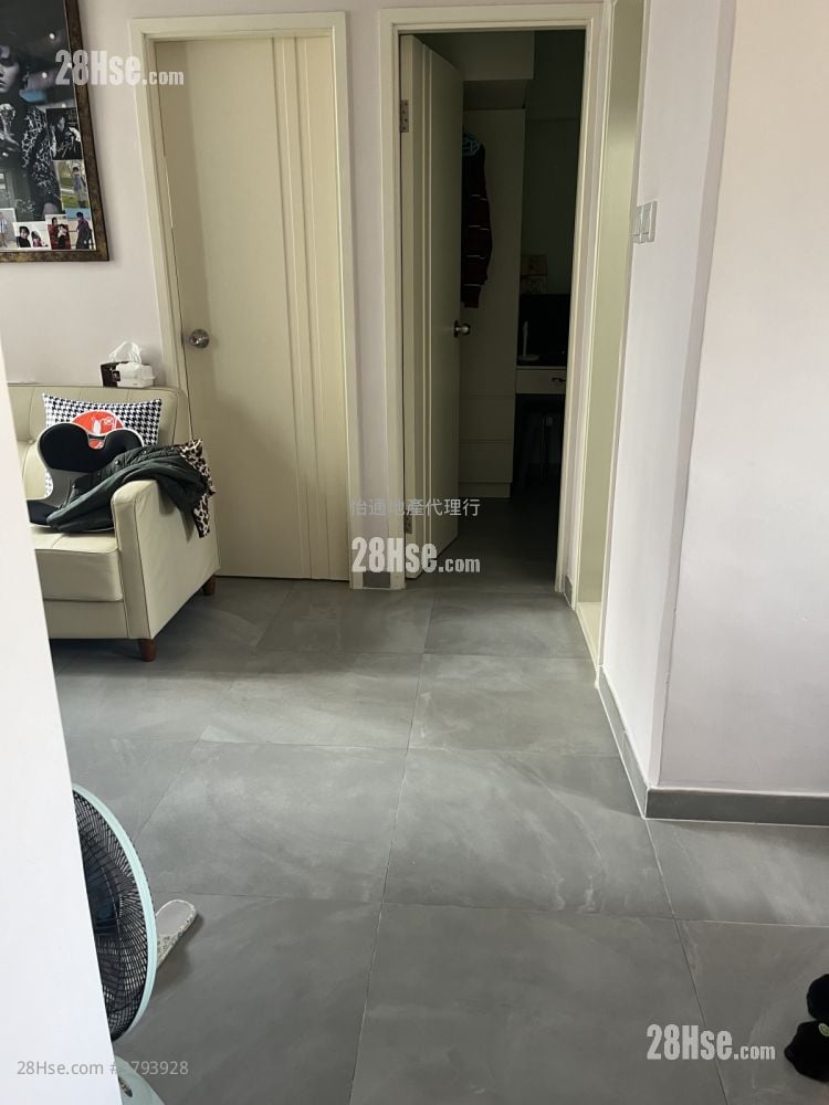 On Lok Building Sell 2 Bedrooms , 1 Bathroom 336 ft²