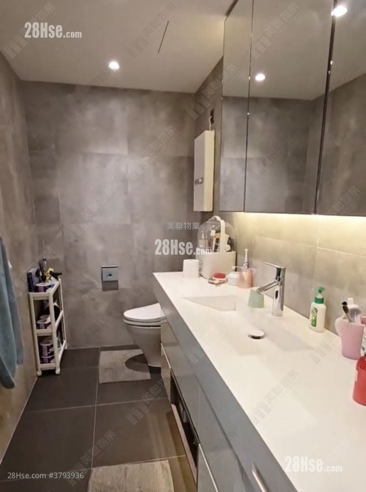 漾日居 售盘 4 房 , 3 浴室 1,681 平方尺