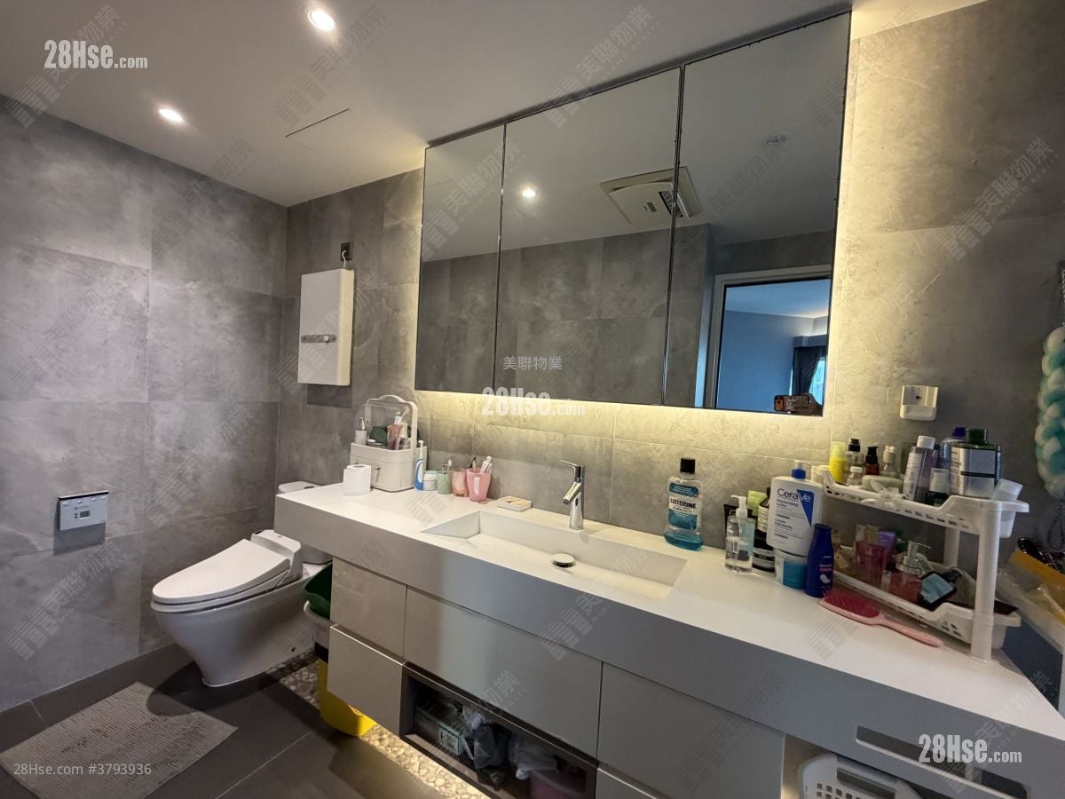 漾日居 售盘 4 房 , 3 浴室 1,681 平方尺