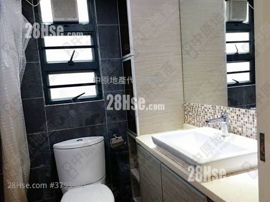 御龙居 售盘 2 房 561 平方尺