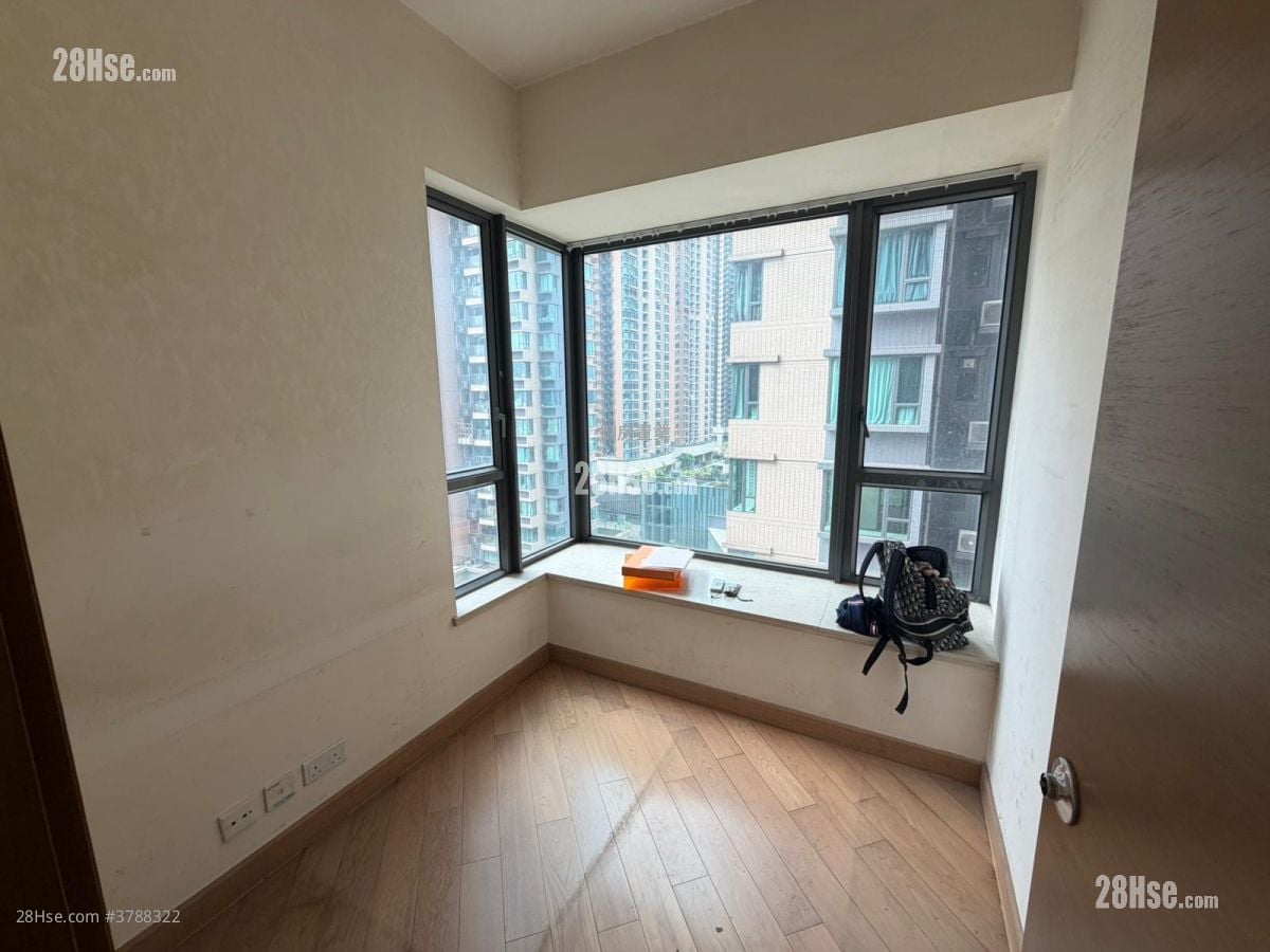 Yoho Midtown Rental 2 Bedrooms , 1 Bathroom 490 ft²