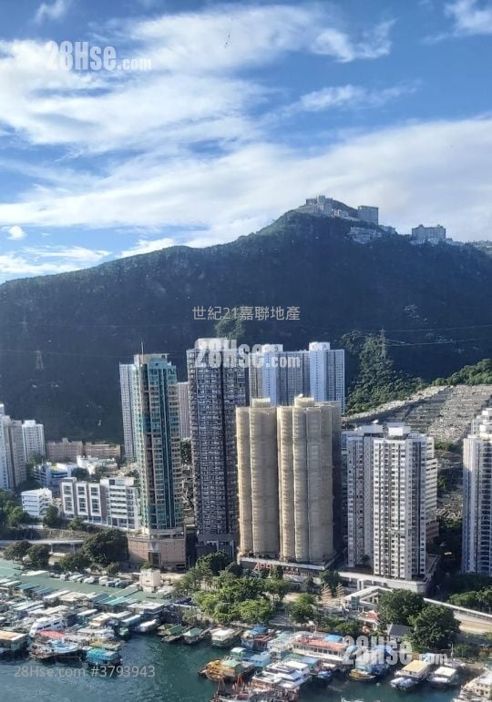 Marina Habitat Sell 3 Bedrooms , 2 Bathrooms 605 ft²