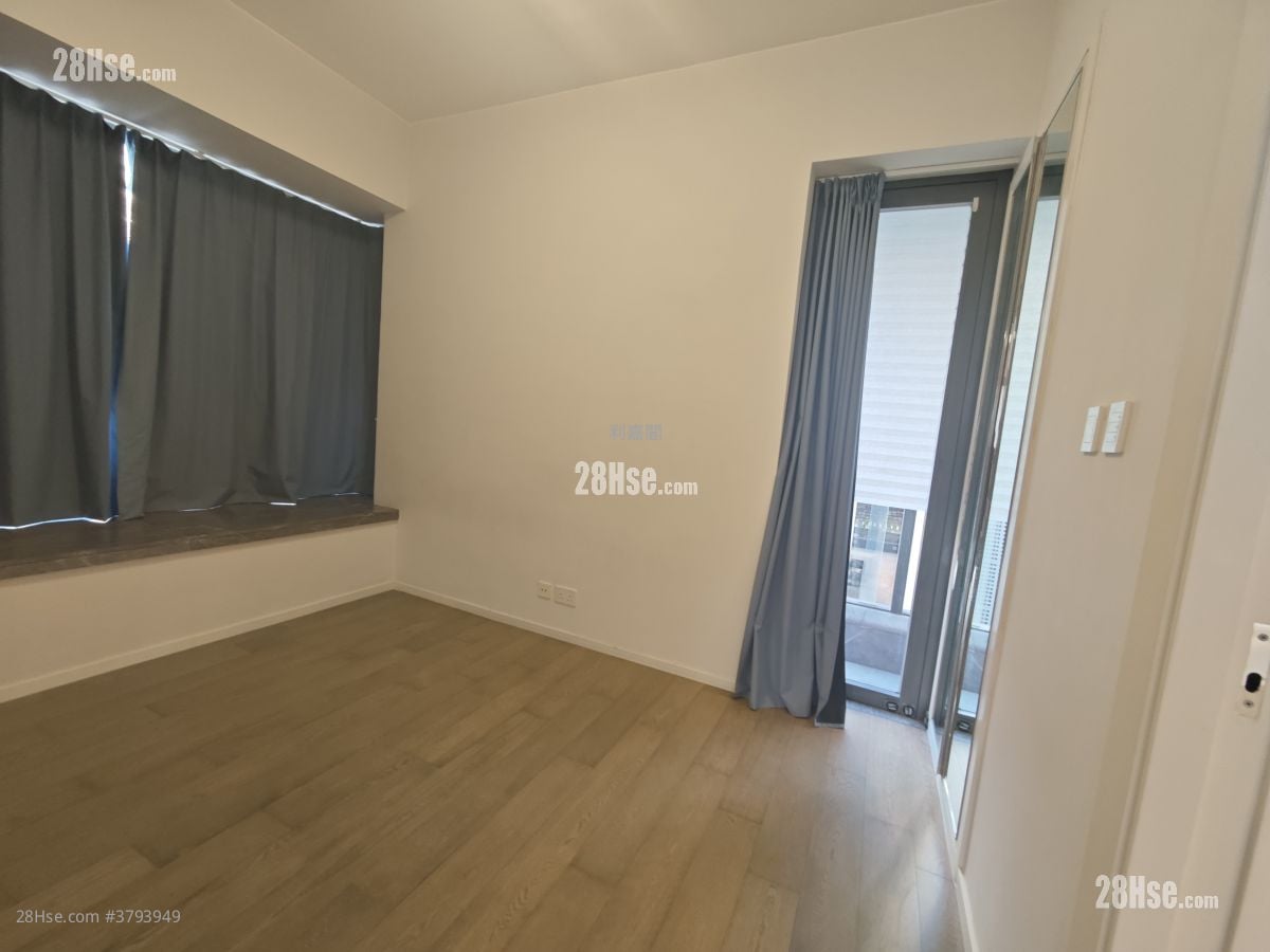 The Warren Sell 2 Bedrooms , 2 Bathrooms 610 ft²