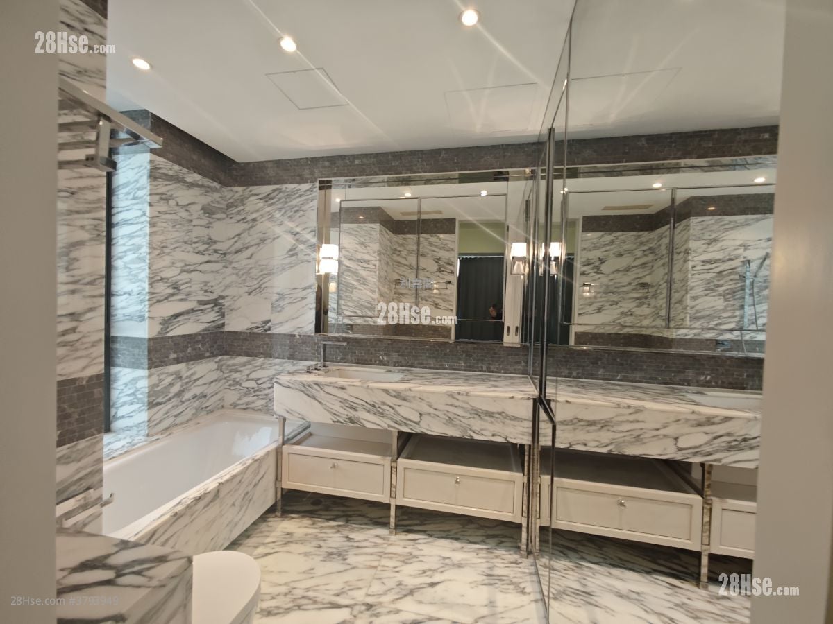 The Warren Sell 2 Bedrooms , 2 Bathrooms 610 ft²