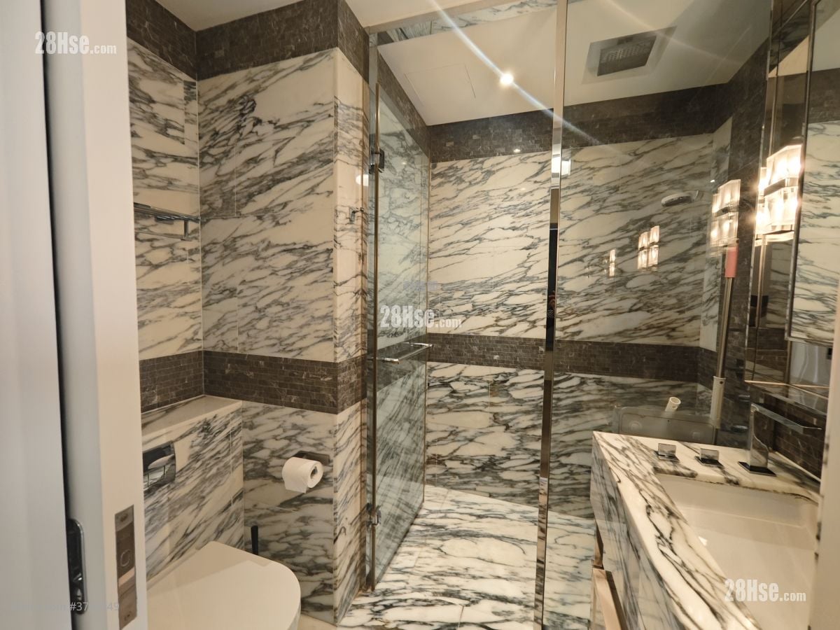 The Warren Sell 2 Bedrooms , 2 Bathrooms 610 ft²