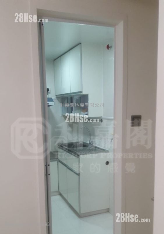 One New York Sell 2 Bedrooms , 1 Bathroom 460 ft²