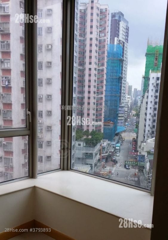 One New York Sell 2 Bedrooms , 1 Bathroom 460 ft²