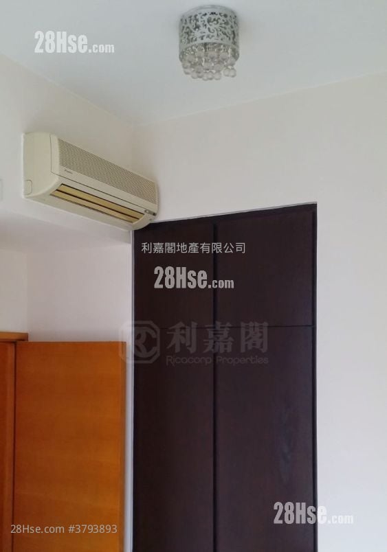 One New York Sell 2 Bedrooms , 1 Bathroom 460 ft²