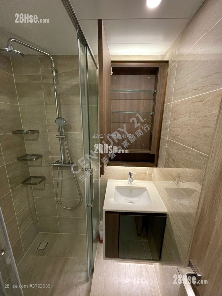 The.met.blossom Sell Studio , 1 Bathroom 221 ft²