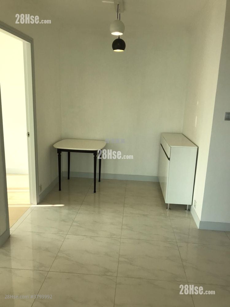 Hampton Place Sell 2 Bedrooms , 1 Bathroom 429 ft²