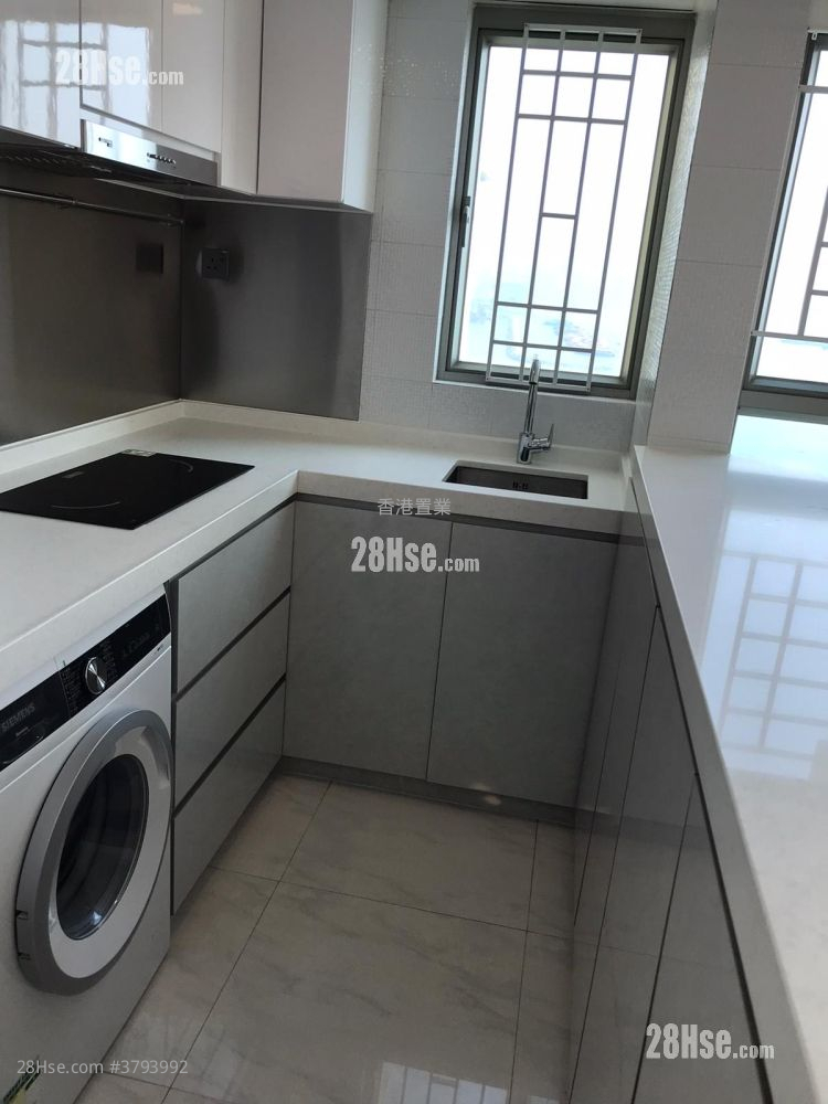 Hampton Place Sell 2 Bedrooms , 1 Bathroom 429 ft²