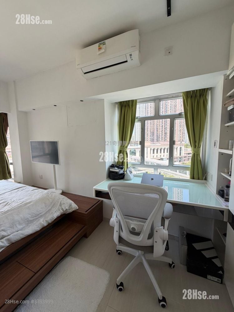 Sunshine City Rental 2 Bedrooms , 1 Bathroom 337 ft²