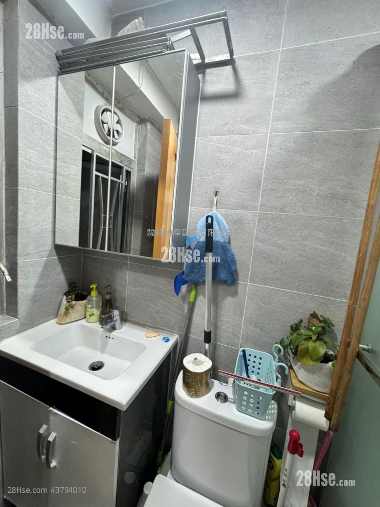 金辉大厦 租盘 2 房 , 1 浴室 340 平方尺