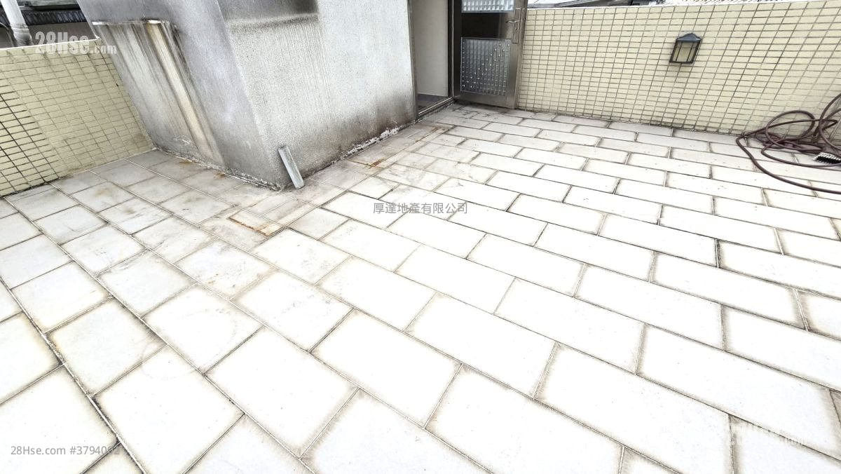 村屋 租盘 3 房 , 2 浴室 700 平方尺