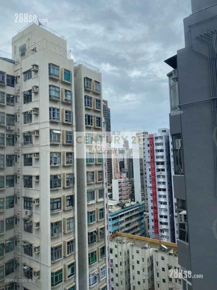 Apartment Sell 3 Bedrooms , 1 Bathroom 455 ft²