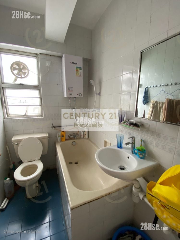 Apartment Sell 3 Bedrooms , 1 Bathroom 455 ft²