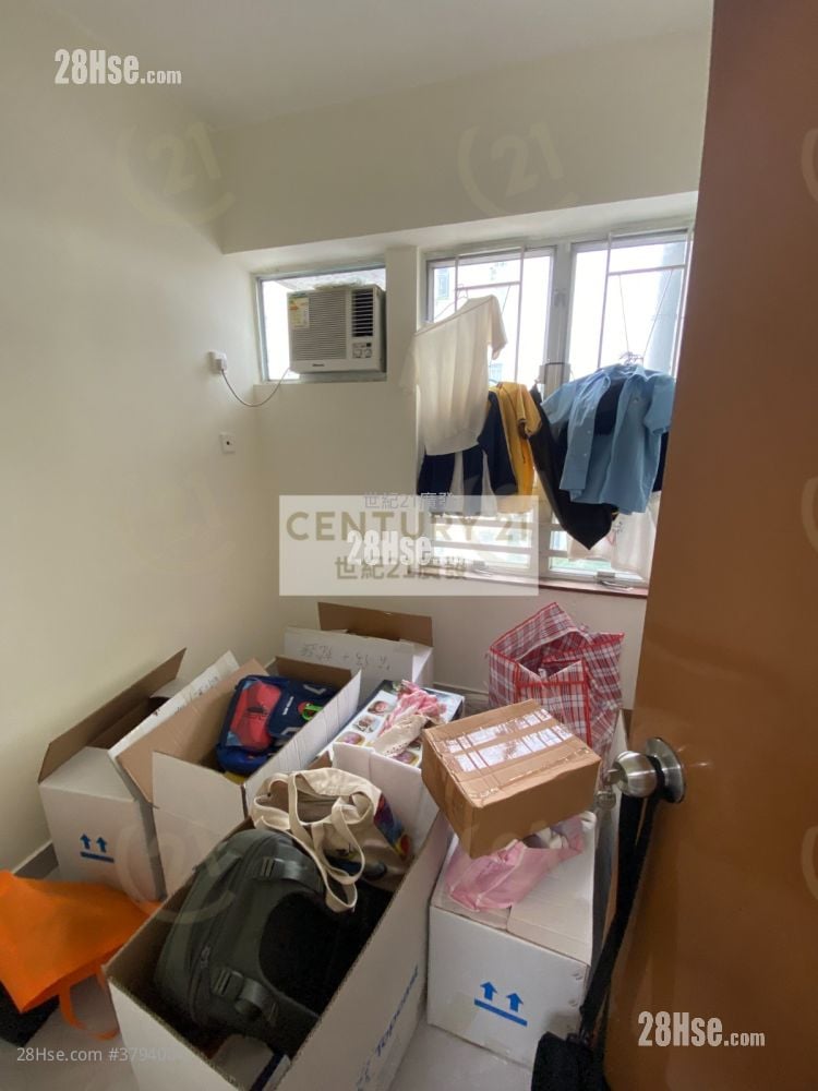 Apartment Sell 3 Bedrooms , 1 Bathroom 455 ft²