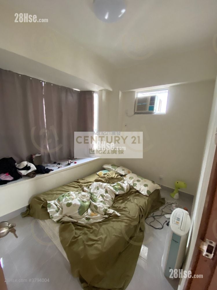 Apartment Sell 3 Bedrooms , 1 Bathroom 455 ft²