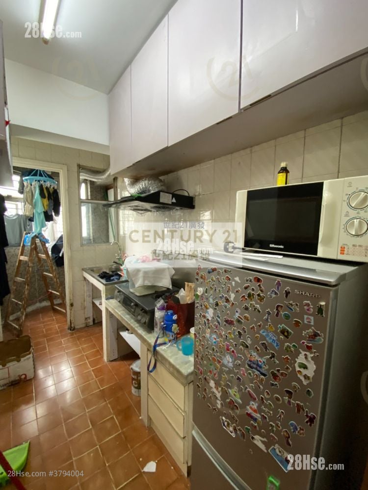 Apartment Sell 3 Bedrooms , 1 Bathroom 455 ft²