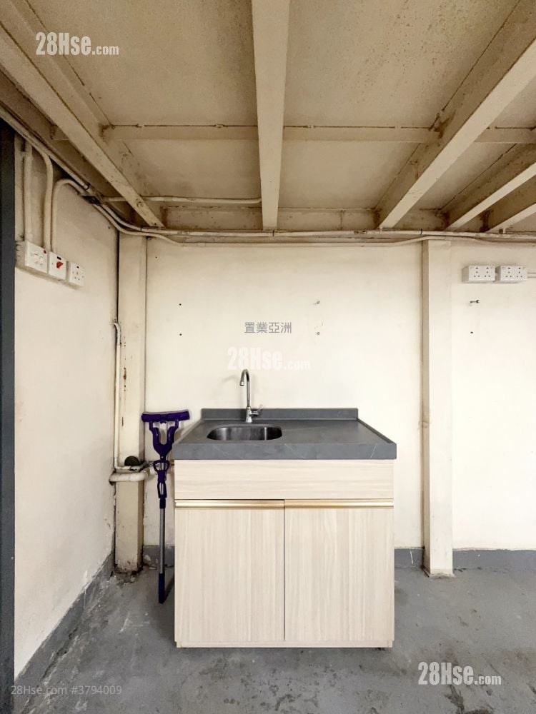 嘉力工业中心 租盘 4 房 , 2 厕所