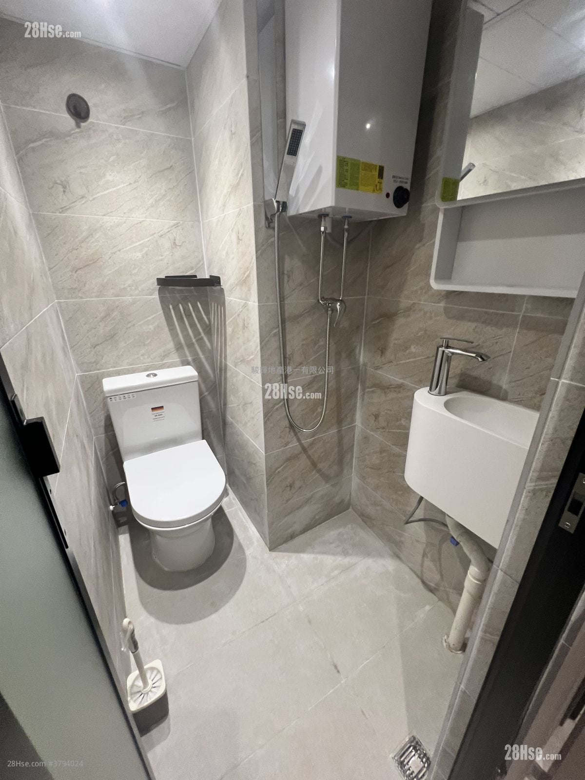 百祥大樓 租盤 開放式間隔 , 1 浴室 150 平方呎