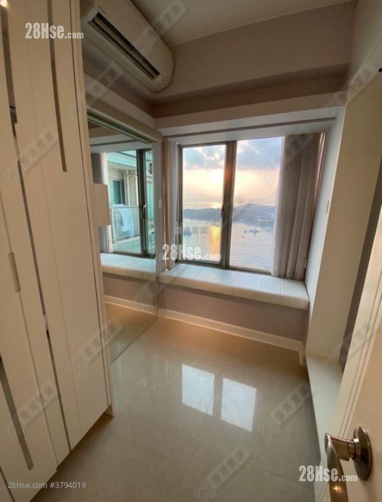 Hampton Place Sell 2 Bedrooms , 1 Bathroom 465 ft²