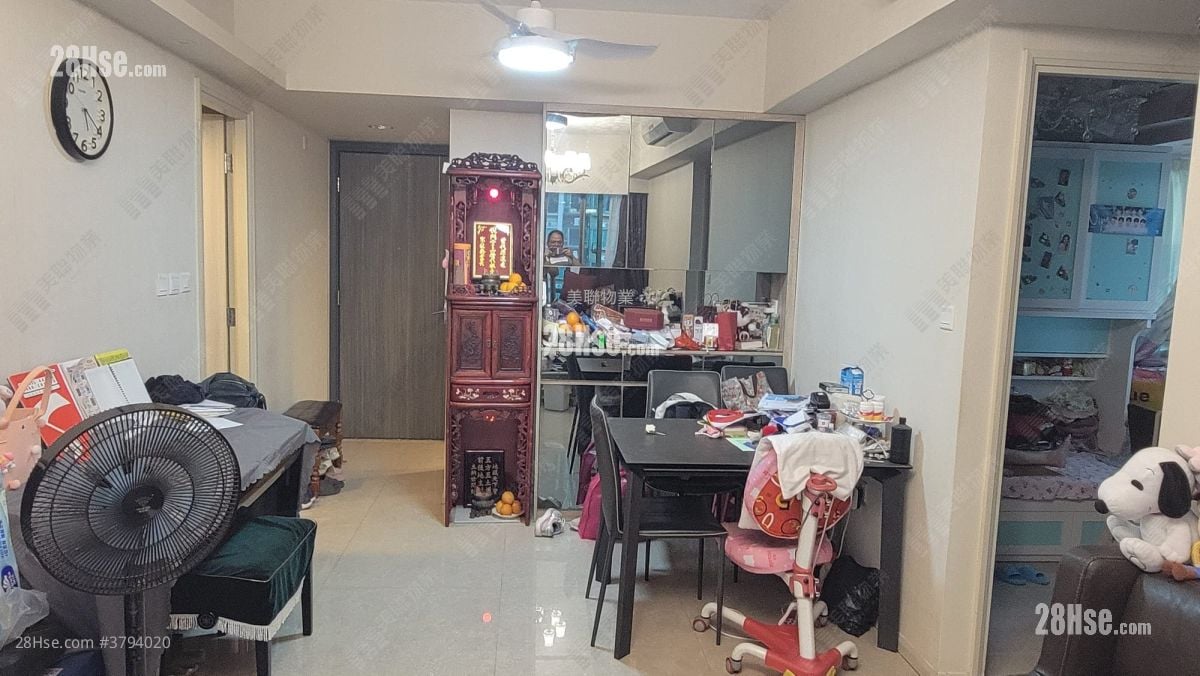 Yuccie Square Sell 3 Bedrooms , 2 Bathrooms 645 ft²