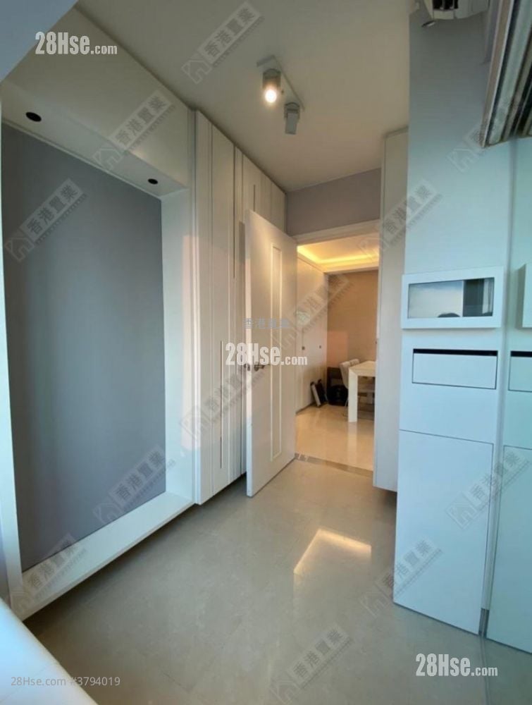 Hampton Place Sell 2 Bedrooms , 1 Bathroom 465 ft²