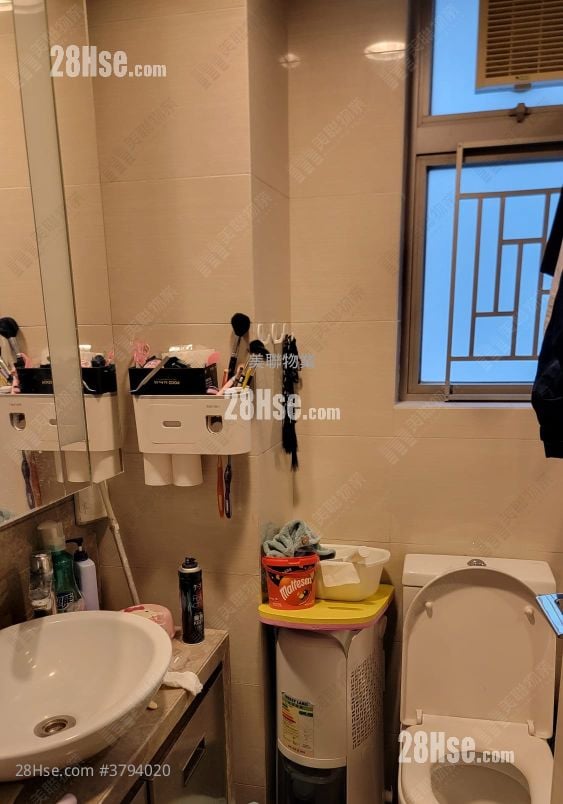 Yuccie Square Sell 3 Bedrooms , 2 Bathrooms 645 ft²