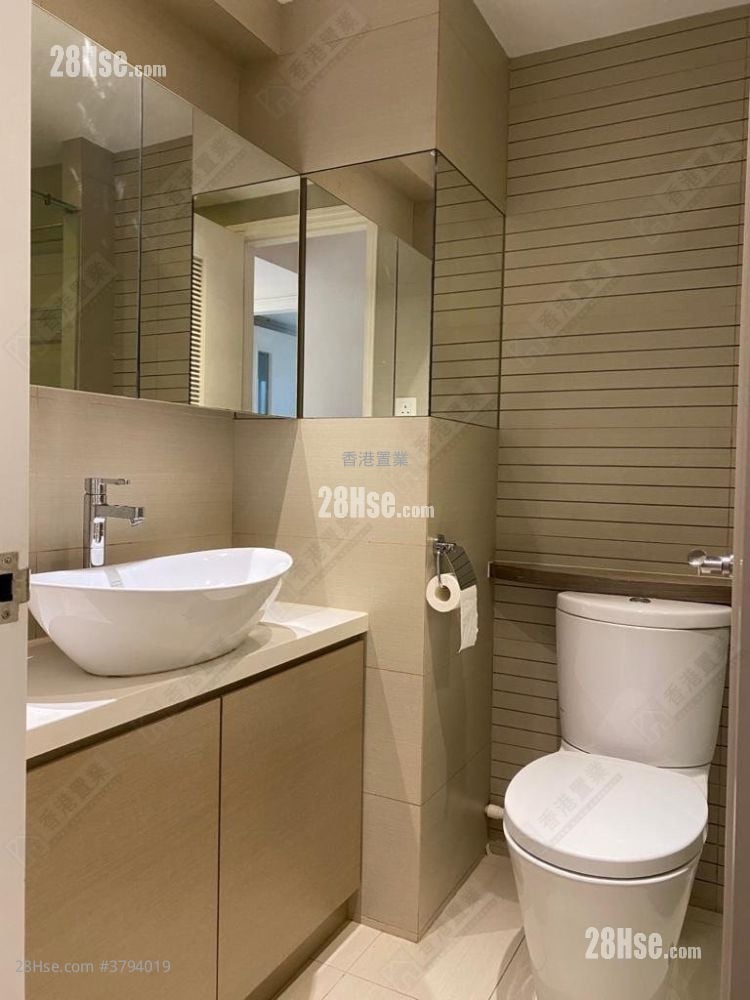 Hampton Place Sell 2 Bedrooms , 1 Bathroom 465 ft²