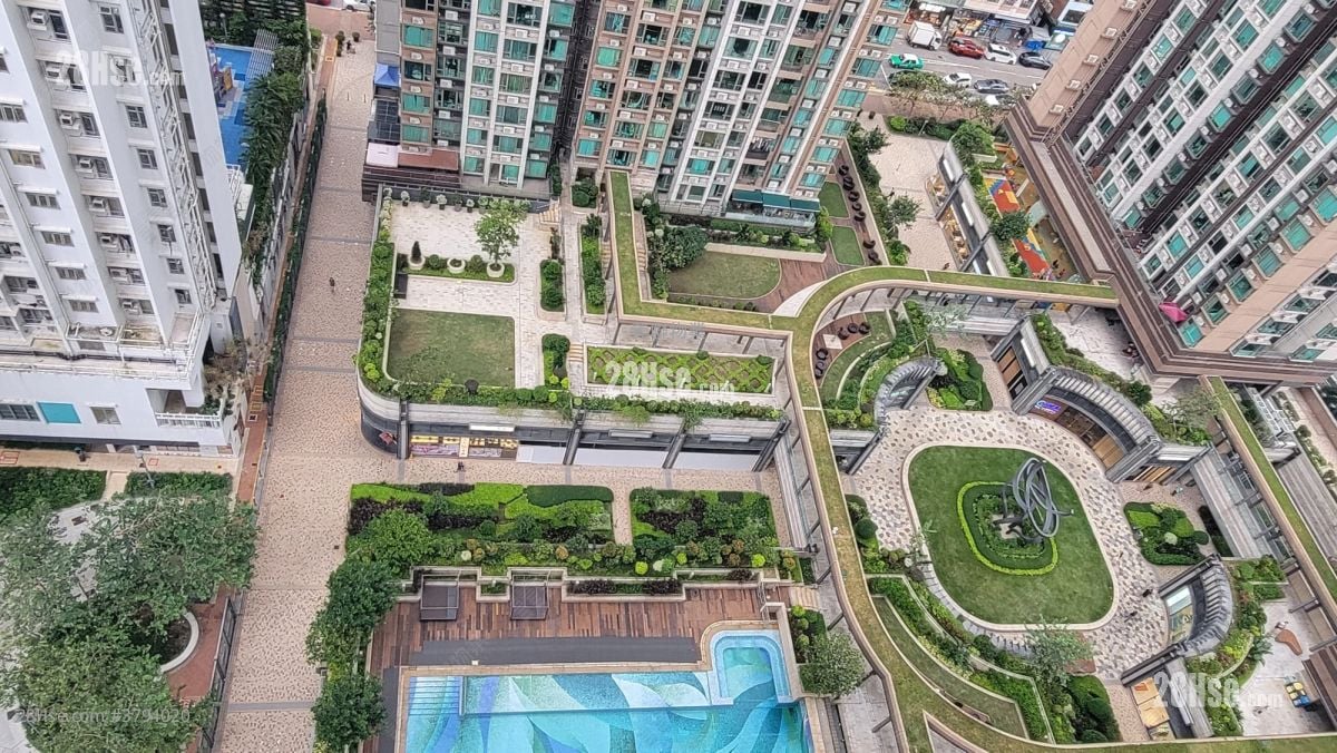 Yuccie Square Sell 3 Bedrooms , 2 Bathrooms 645 ft²