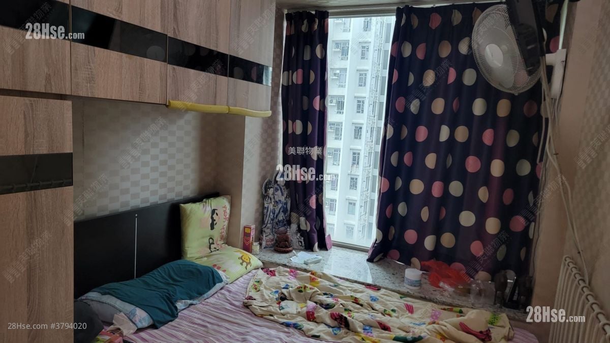 Yuccie Square Sell 3 Bedrooms , 2 Bathrooms 645 ft²