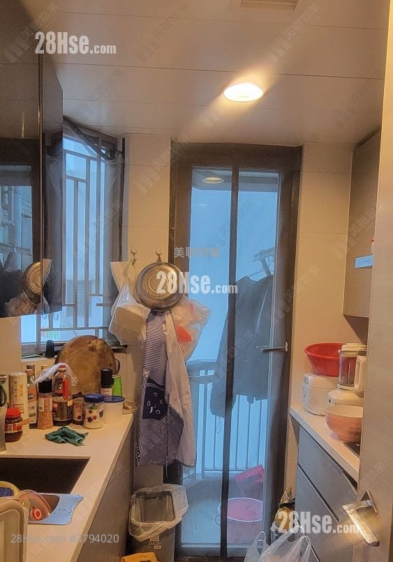 Yuccie Square Sell 3 Bedrooms , 2 Bathrooms 645 ft²