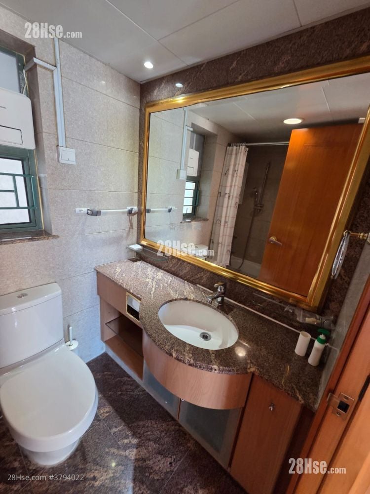 Park Avenue Sell 3 Bedrooms , 2 Bathrooms 777 ft²