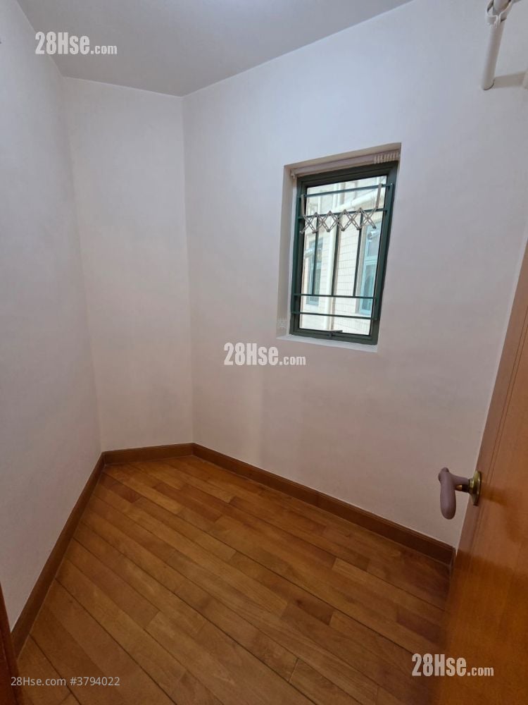 Park Avenue Sell 3 Bedrooms , 2 Bathrooms 777 ft²