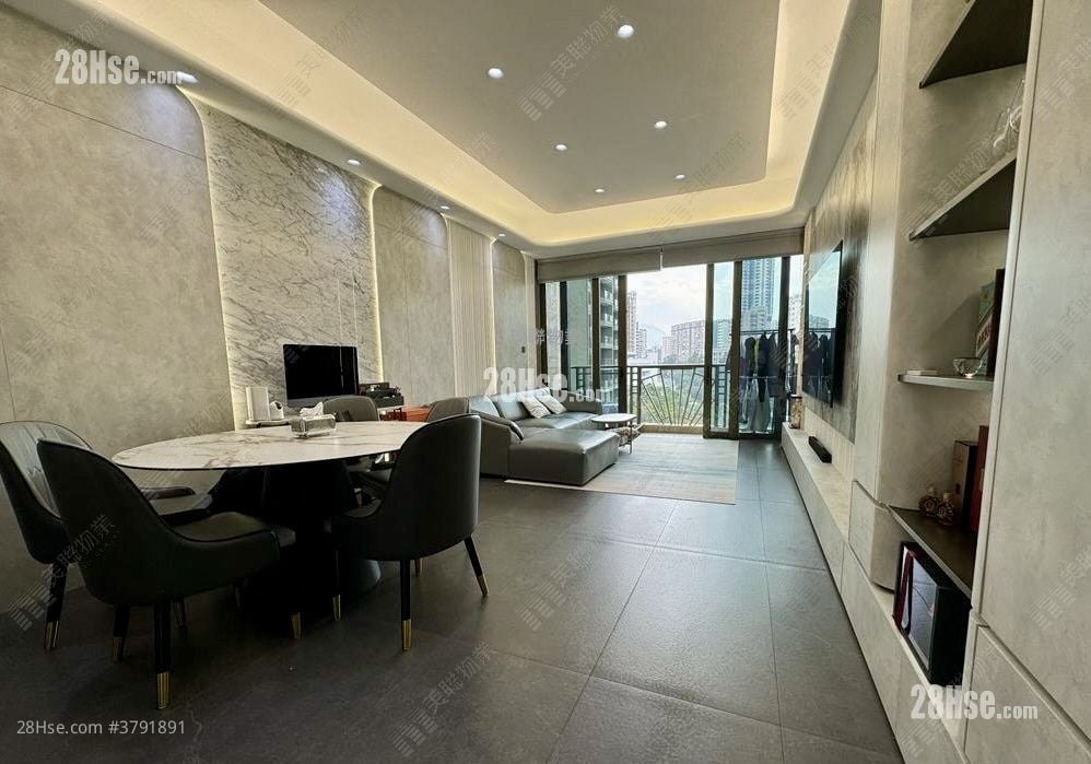 Grand Homm Sell 3 Bedrooms 1,403 ft²