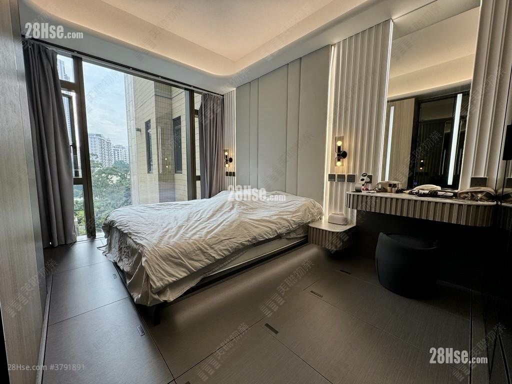 Grand Homm Sell 3 Bedrooms 1,403 ft²